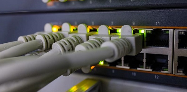 データケーブルの接続を確認する