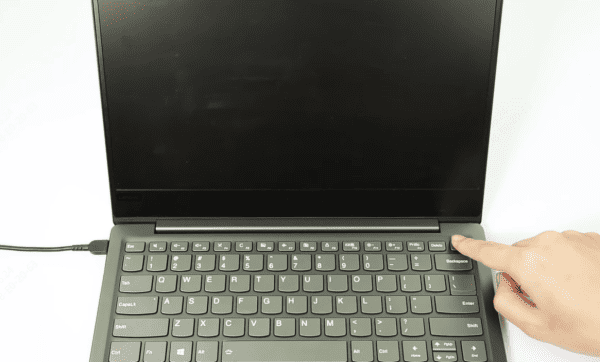 turn-on-laptop